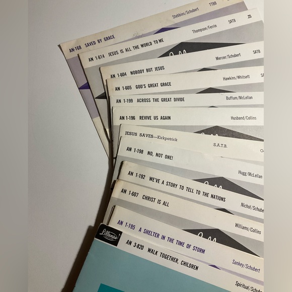 🎶Lillenas Choir sheet music booklets! 12 various songs - Picture 2 of 3